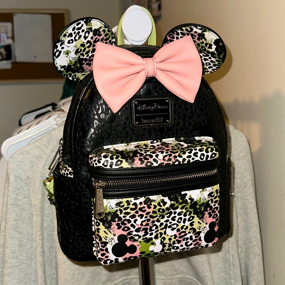 Loungefly - DisneyParks